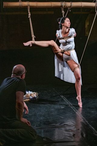 Performance Shibari Lounge Antwerp Kinbaku