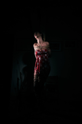 Hashira low key Kinbaku Photography