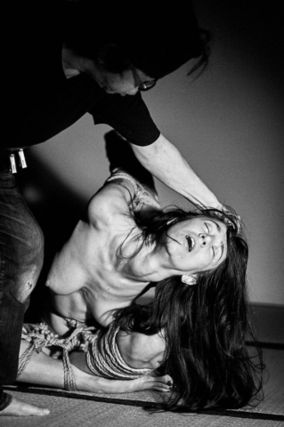 Wykd Dave ties up Natasha NAWATANEKO for Norio Sugiura Workshop on Aesthetics of Kinbaku in Kinbaku Lounge Copenhagen 2018