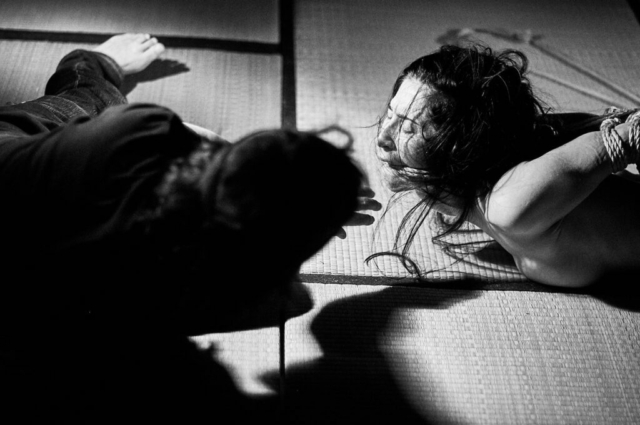 Wykd Dave ties up Natasha NAWATANEKO for Norio Sugiura Workshop on Aesthetics of Kinbaku in Kinbaku Lounge Copenhagen 2018