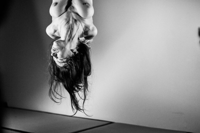 Wykd Dave ties up Natasha NAWATANEKO for Norio Sugiura Workshop on Aesthetics of Kinbaku in Kinbaku Lounge Copenhagen 2018
