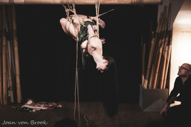 Woman in green dress, tied up, Bondage, Kinbaku, Shibari